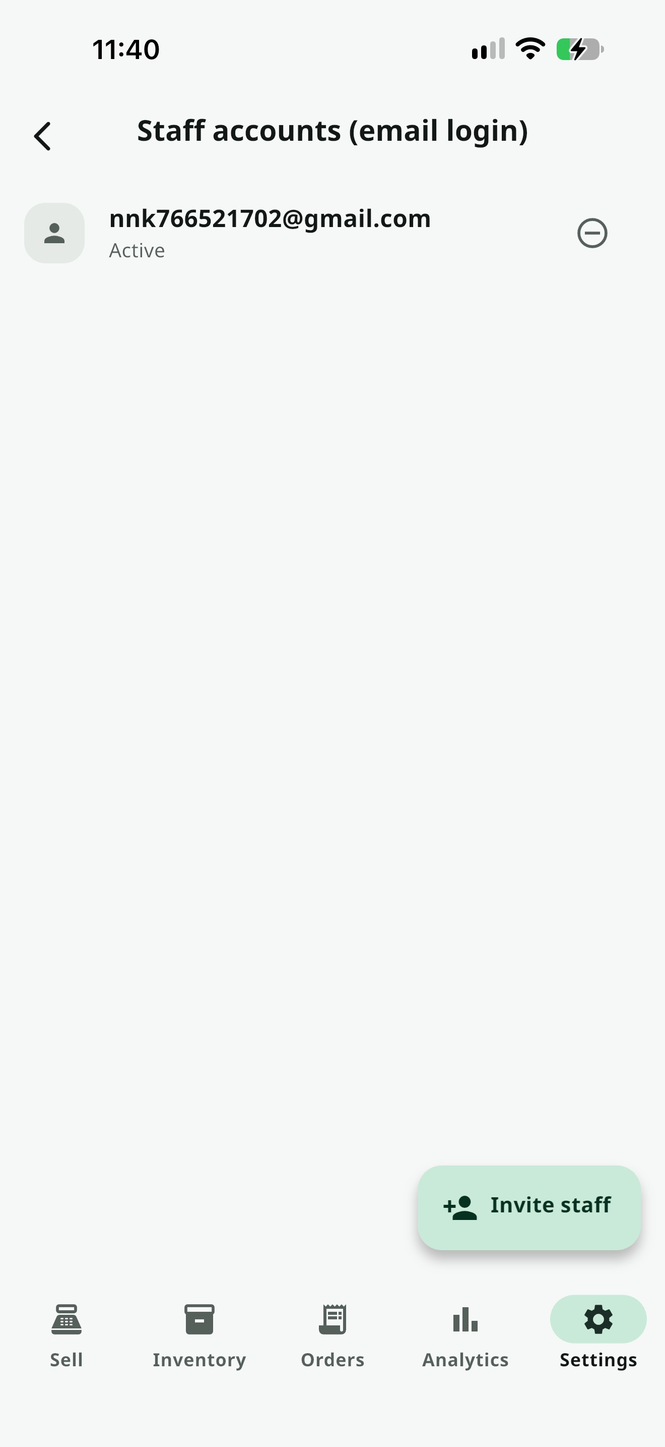 ဝန်ထမ်း Account စာရင်း — Active/Revoked Status